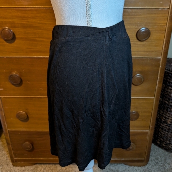 Coco + Carmen Cheeky Chic Side Kick Skirt (Black, Large/XLarge) - Picture 10 of 12